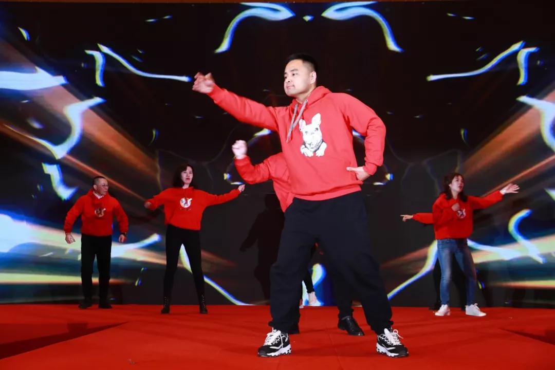 熱烈慶?!白兏飫?chuàng)新 揚帆未來”北京中成康富2019年合伙人年會勝利召開 熱烈慶?!白兏飫?chuàng)新 揚帆未來”北京中成康富2019年合伙人年會勝利召開