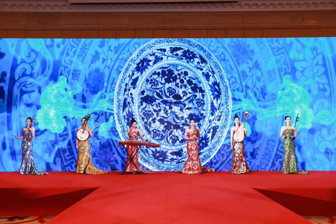 熱烈慶?!白兏飫?chuàng)新 揚帆未來”北京中成康富2019年合伙人年會勝利召開 熱烈慶?!白兏飫?chuàng)新 揚帆未來”北京中成康富2019年合伙人年會勝利召開