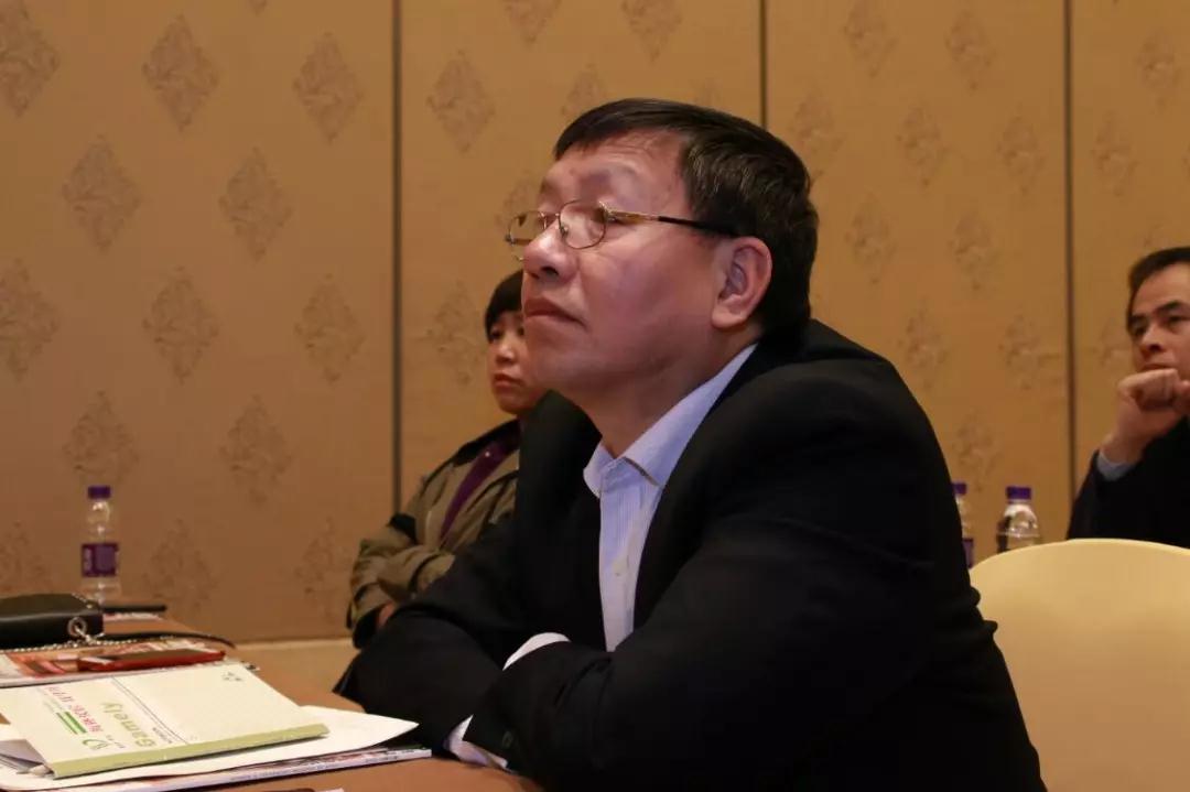 熱烈慶祝“變革創(chuàng)新 揚帆未來”北京中成康富2019年合伙人年會勝利召開 熱烈慶?!白兏飫?chuàng)新 揚帆未來”北京中成康富2019年合伙人年會勝利召開