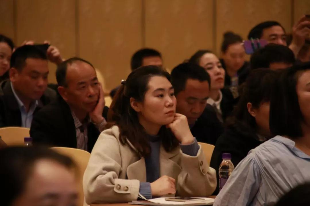 熱烈慶?！白兏飫?chuàng)新 揚帆未來”北京中成康富2019年合伙人年會勝利召開